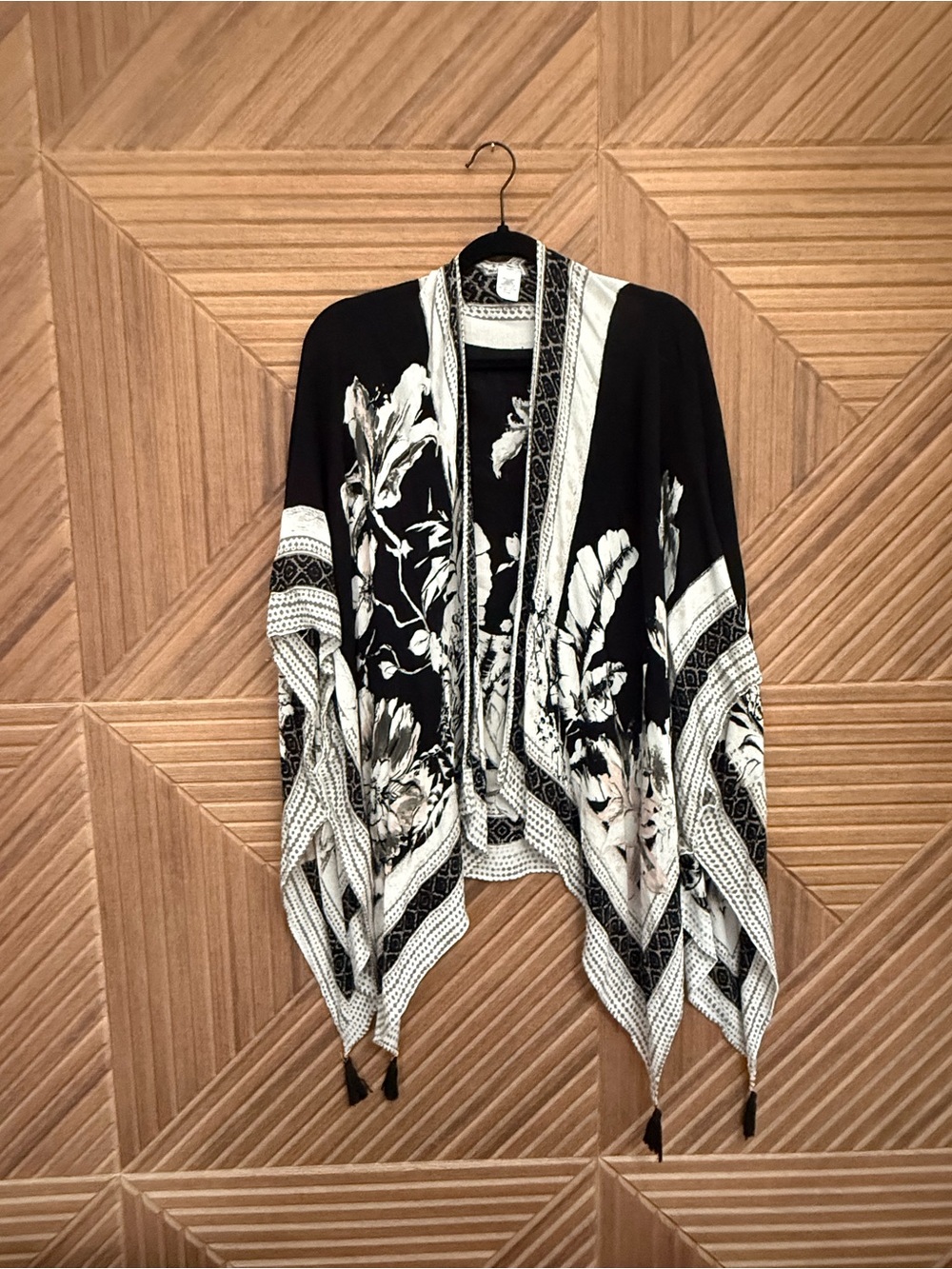 Black and White Floral Kimono-Style Women’s Sweater